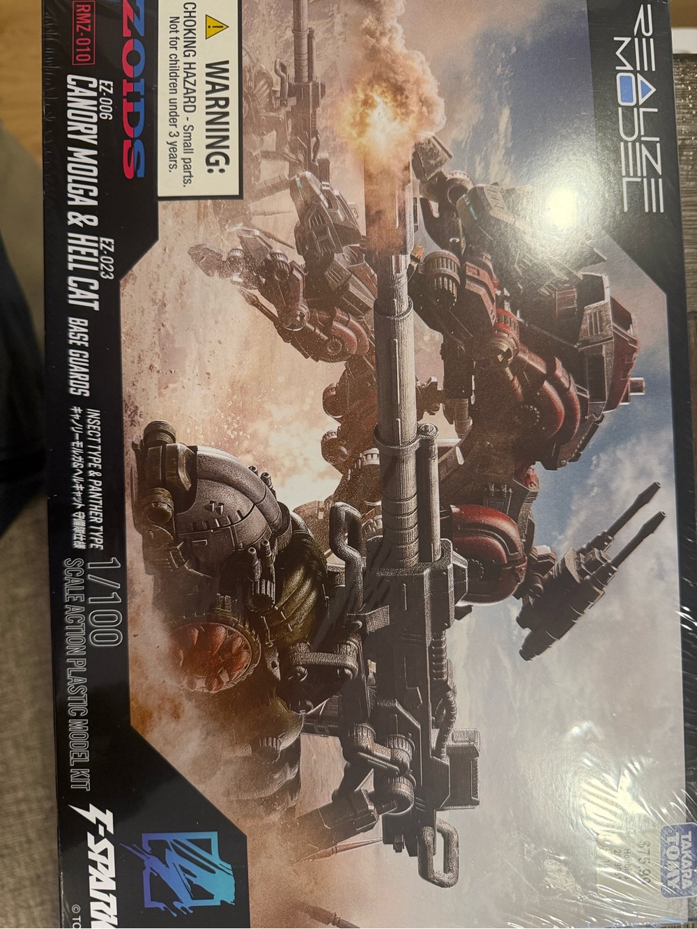 Takara Tomy Zoids RMZ-010 1:100 Canory Molga & Hell Cat Model Kit